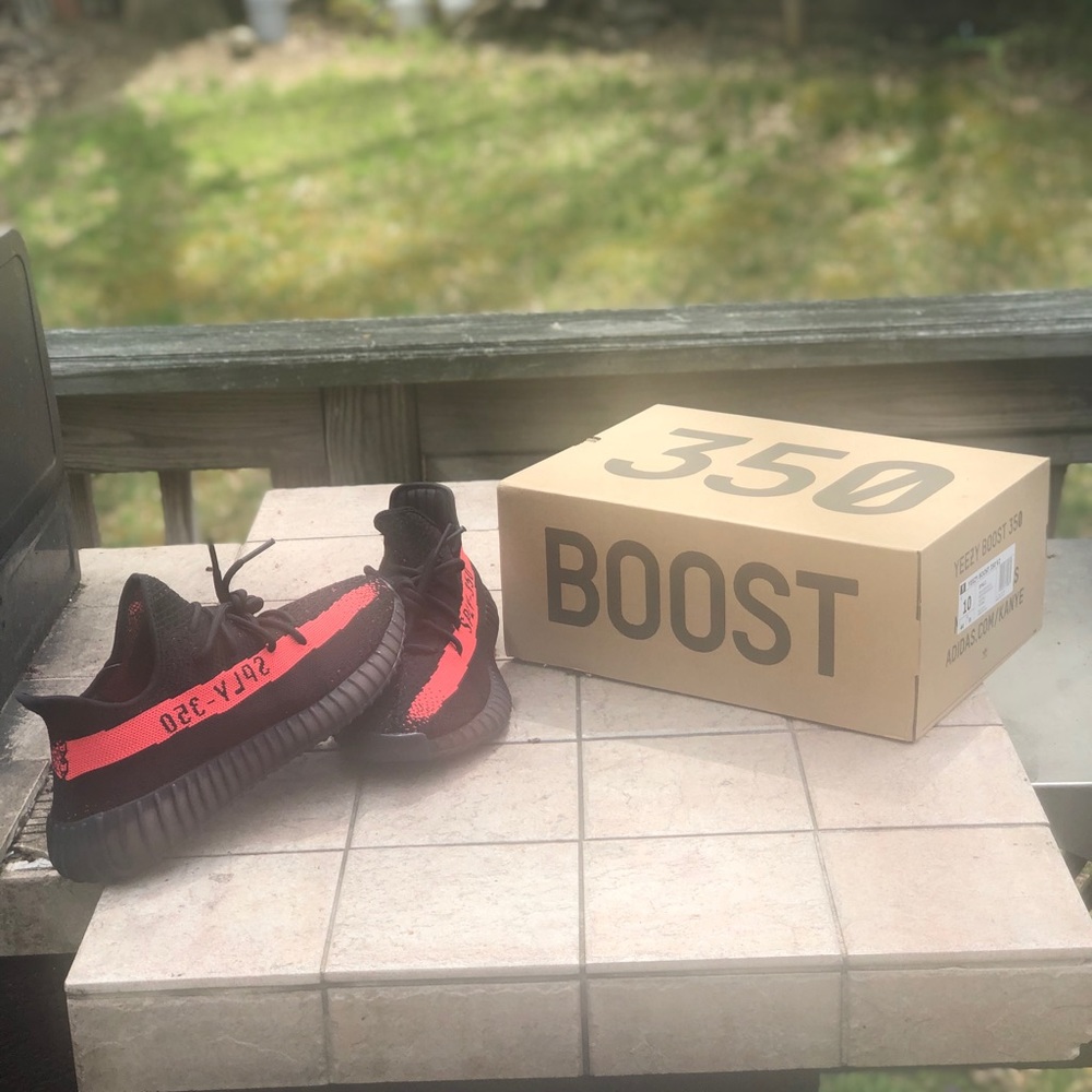 Yeezy 350 v2 red black size 10